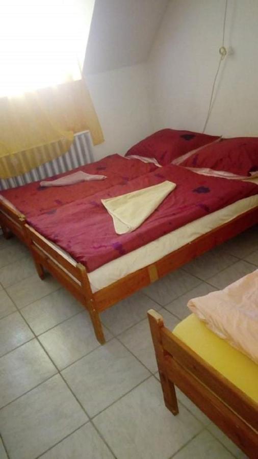 Nosztalgia Vendégház Tapolca Habitación foto